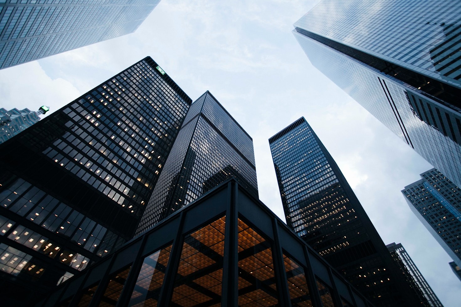 How Liin Hassan Group Ensures Unmatched Service Quality